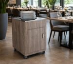 Dulap încălzitor pentru farfurii Athena Rocam Italia utilizat în restaurant HoReCa.